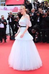 Elle Fanning Wears Chanel Couture at Cannes 2025