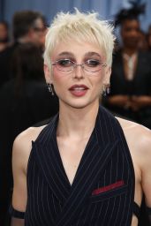 Emma Chamberlain at Met Gala 2025: Tailoring Black Style