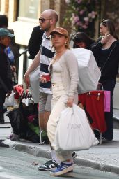 Florence Pugh Steps Out for Shopping in NYC
