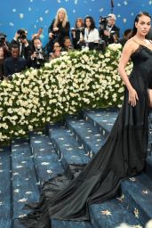 Georgina Rodriguez Debuts at Met Gala 2025 in Vetements