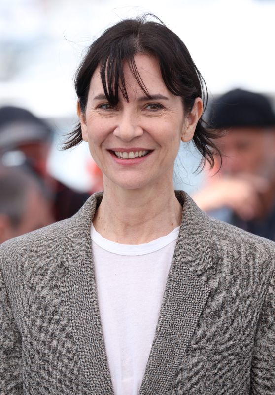 Geraldine Pailhas Chic at Cannes Photocall