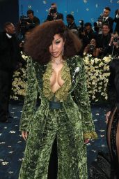 Halle Berry Makes Dramatic Met Gala 2025 Return