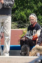 Hamlin Sisters Grab Coffee in LA Gym Wear 05.27.2025