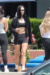 Hamlin Sisters Grab Coffee in LA Gym Wear 05.27.2025