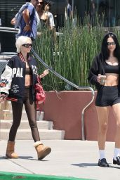 Hamlin Sisters Grab Coffee in LA Gym Wear 05.27.2025