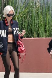 Hamlin Sisters Grab Coffee in LA Gym Wear 05.27.2025