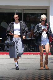 Hamlin Sisters Grab Lunch at Beverly Glen Deli 2025