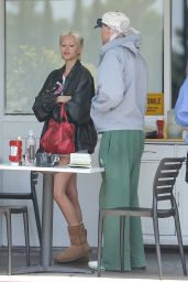 Hamlin Sisters Grab Lunch at Beverly Glen Deli 2025