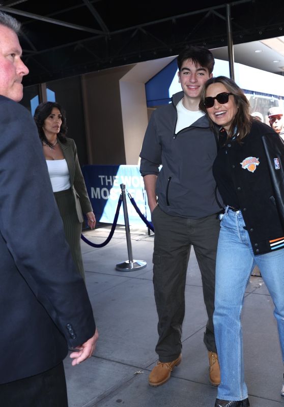 Hargitay, Son at Knicks Playoff MSG
