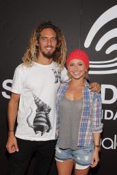 Hayden Panettiere Casual Cool in Santa Monica 2011