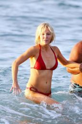 Heather Locklear in Flirting with Forty – Beach Scene 2008
