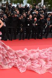Heidi Klum Turns Heads at Cannes 2025 Premiere