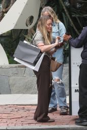 Hilary Duff Shops at Chloé in Melrose Place