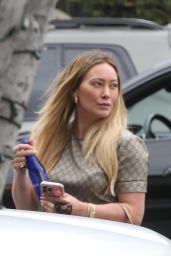 Hilary Duff Shops at Chloé in Melrose Place