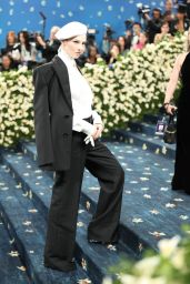 Hunter Schafer at Met Gala 2025: Tailored Black Elegance