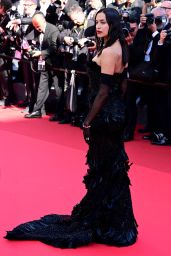 Irina Shayk Embraces Gothic Elegance at Cannes