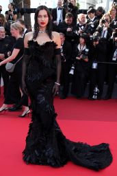 Irina Shayk Embraces Gothic Elegance at Cannes