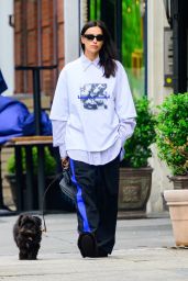 Irina Shayk’s Relaxed Stroll After Met Gala Night