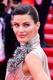 Isabeli Fontana Attends 