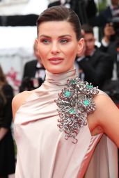 Isabeli Fontana Attends 