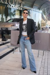 Isabeli Fontana Supports Kim Kardashian at Paris Trial