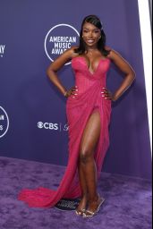 JaNa Craig Reveals Bold Look at 2025 American Music Awards