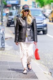 Jennifer Lawrence Embraces Spring With Toe Ring Sandals