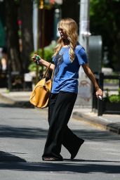 Jennifer Lawrence Masters Effortless NYC Street Style