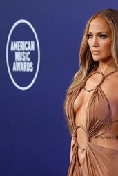 Jennifer Lopez 2025 AMAs Style Highlights Las Vegas