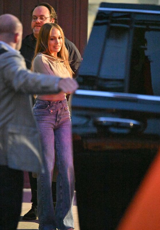 Jennifer Lopez Steps Out After Private Screening at The Grove