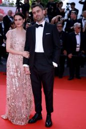 Jenny Slate Charms at Cannes Film Festival Premiere