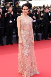 Jenny Slate Charms at Cannes Film Festival Premiere