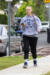 Jojo Siwa Takes a Stroll Before Dance Rehearsal 05 01 2025