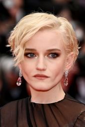 Julia Garner Rocks Gucci at Cannes 2025
