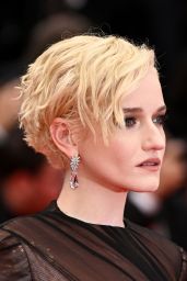 Julia Garner Rocks Gucci at Cannes 2025