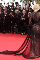 Julia Garner Rocks Gucci at Cannes 2025