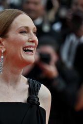Julianne Moore Black Bottega Veneta Cannes 2025 Moment