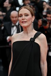 Julianne Moore Black Bottega Veneta Cannes 2025 Moment