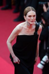 Julianne Moore Black Bottega Veneta Cannes 2025 Moment