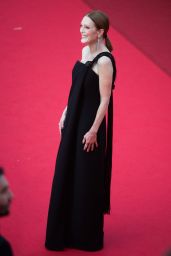 Julianne Moore Black Bottega Veneta Cannes 2025 Moment