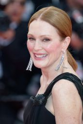 Julianne Moore Black Bottega Veneta Cannes 2025 Moment