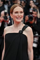 Julianne Moore Black Bottega Veneta Cannes 2025 Moment