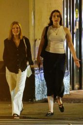 Julianne Moore Family Dinner Bar Pitti
