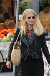 Kate Mara Keeps It Chic in Los Angeles