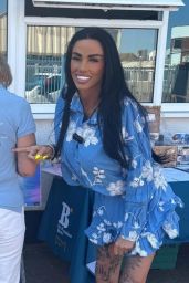 Katie Price Supports Hospice Wing Walk Bid