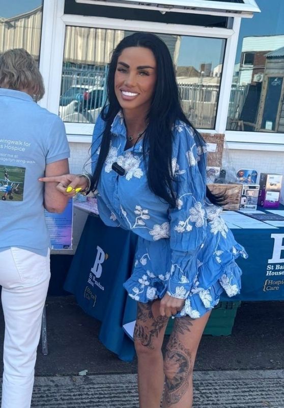 Katie Price Supports Hospice Wing Walk Bid