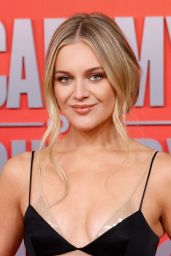 Kelsea Ballerini Nails Timeless Glam at 2025 ACM Awards