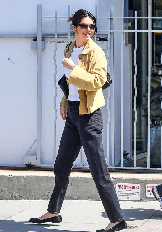 Kendall Jenner’s Effortless NYC Street Style 05.03.2025