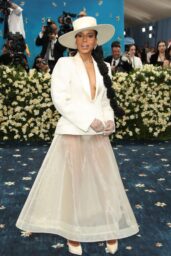 Kerry Washington Masters Modern Elegance at Met Gala 2025