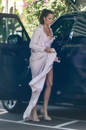 Khloe Kardashian Kim Graduation Party Los Angeles